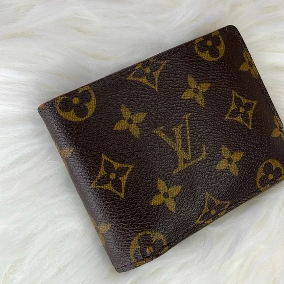 Louis Vuitton Monogram Bifold Wallet - Picture 4 of 14